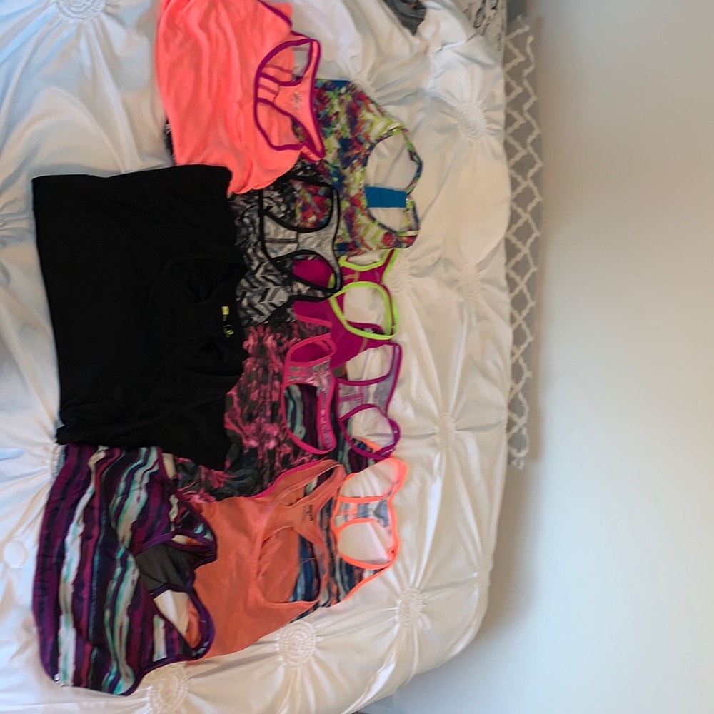 9 women’s size large tank tops